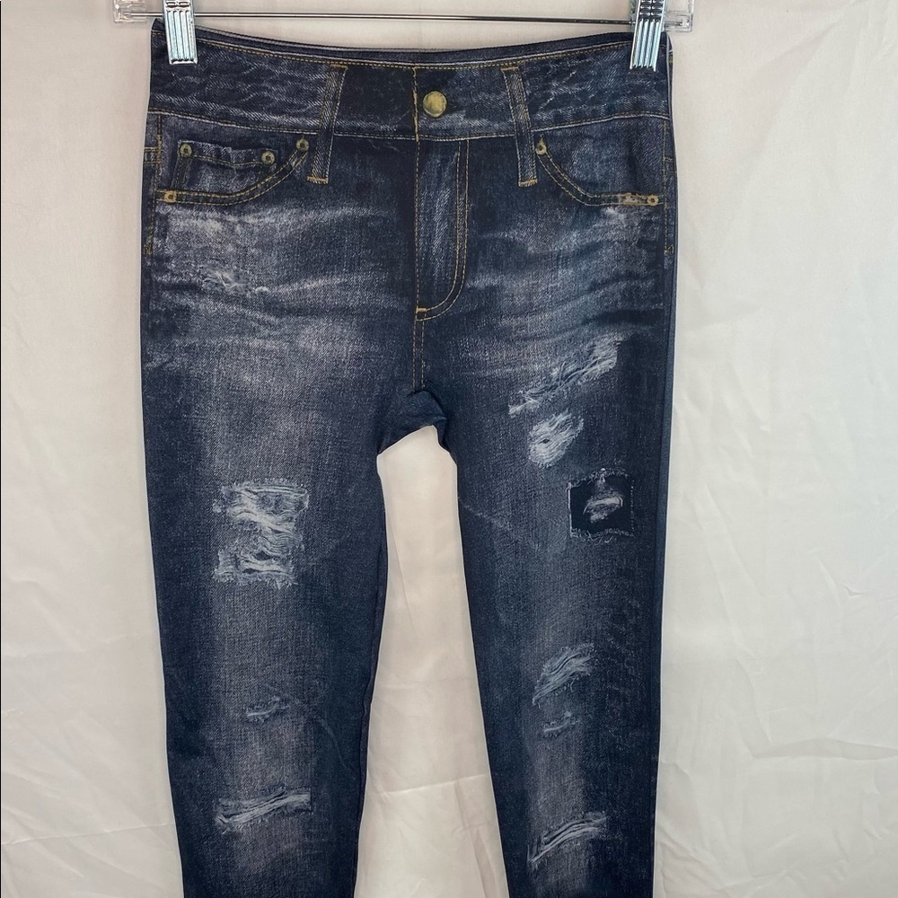 Women juniors No Boundaries distressed look M